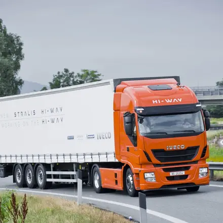 Автопоезд на шасси Ивеко Стралис/ Stralis